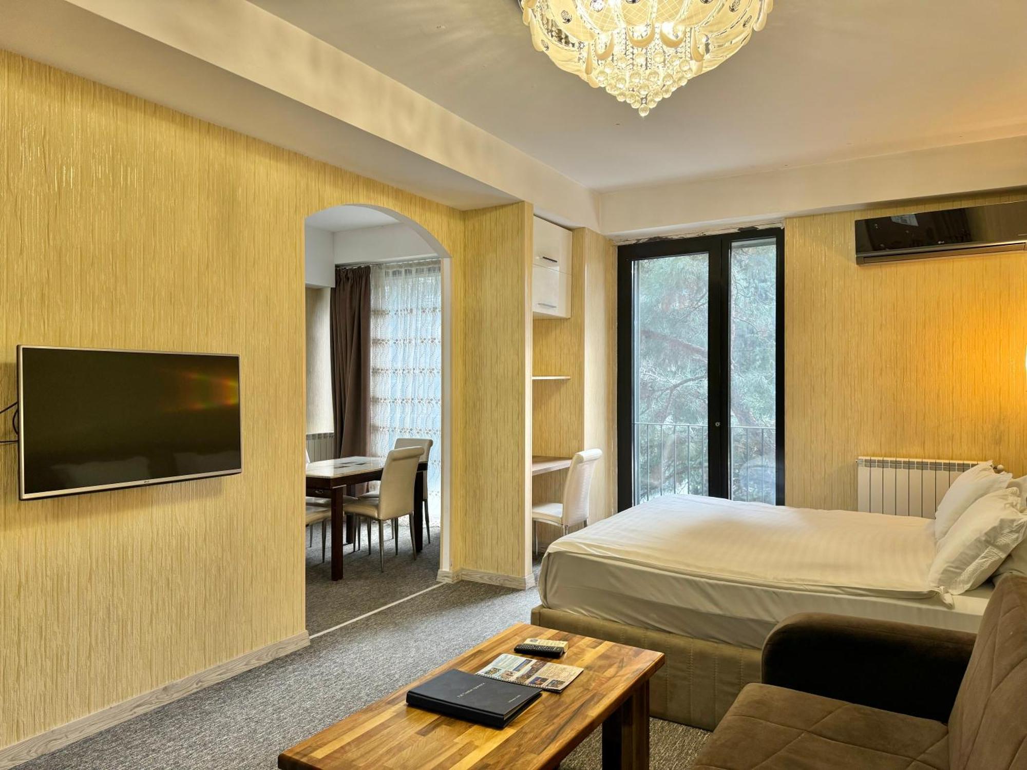 Full Comfort Apartment At Chavchavadze Tbilisi Exteriör bild