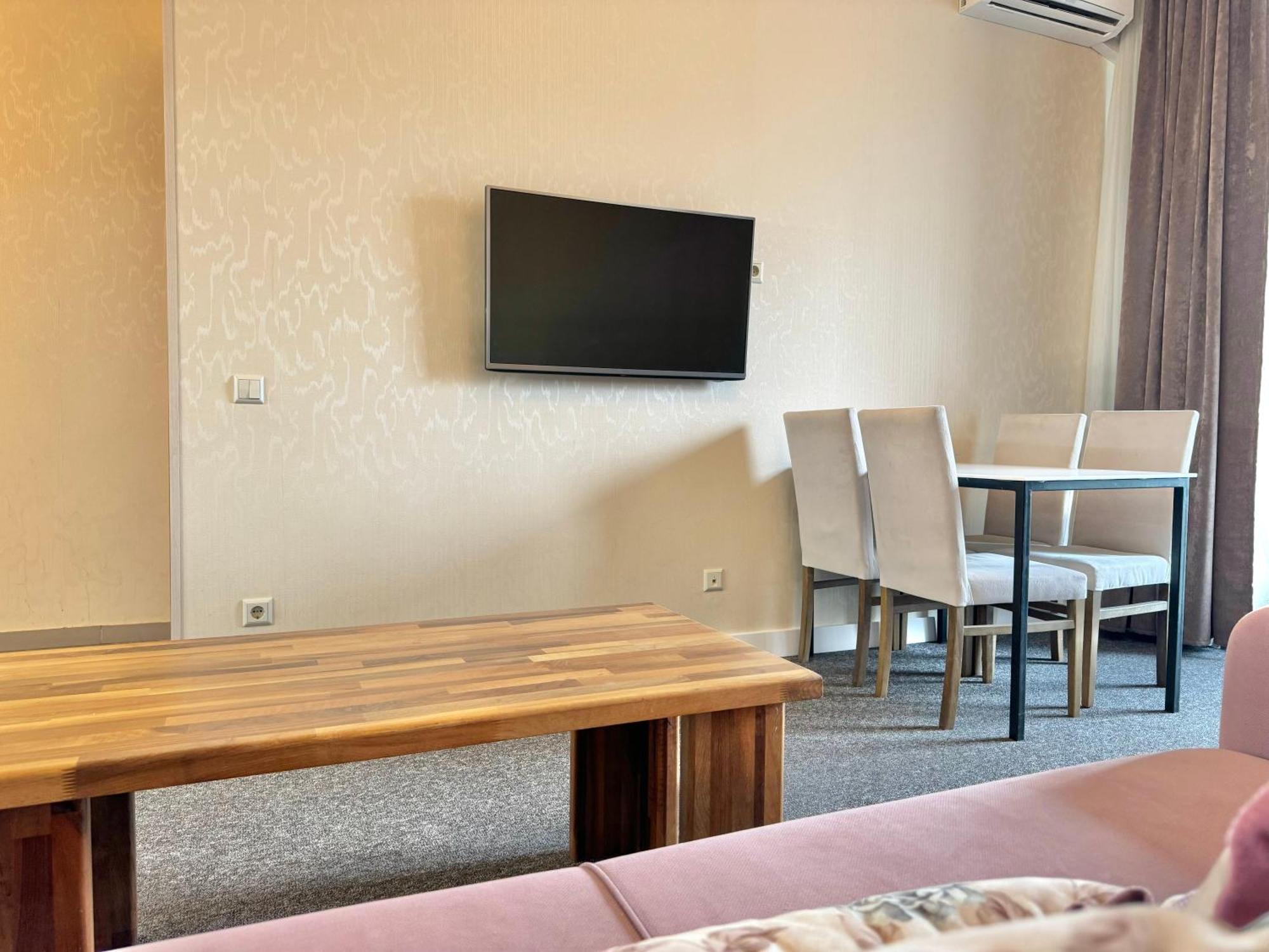 Full Comfort Apartment At Chavchavadze Tbilisi Exteriör bild